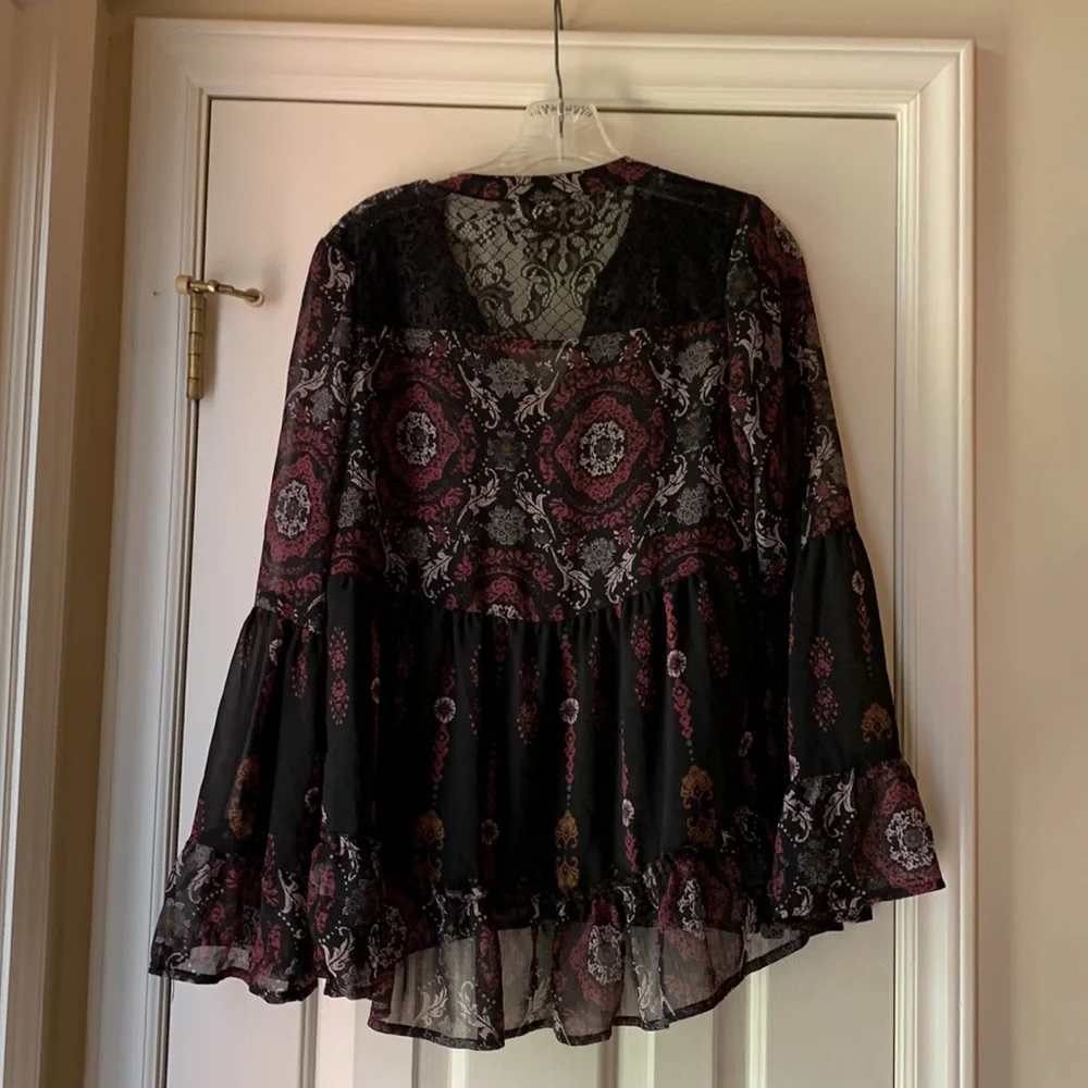 Top - Picture 2 of 2